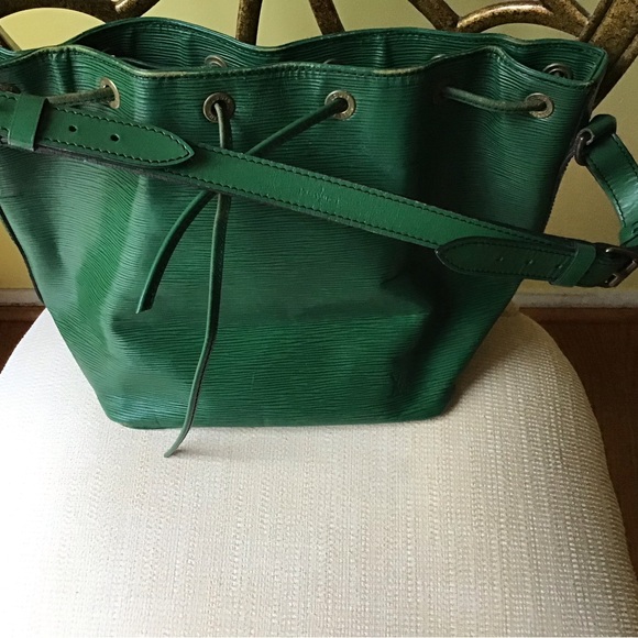 Louis Vuitton Epi Noe Green - Picture 3 of 14